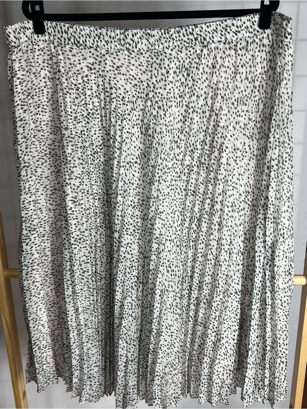 Chaps Pleated Midi Skirt 3X Dark Gray Ivory Polka Dot Boho Coastal